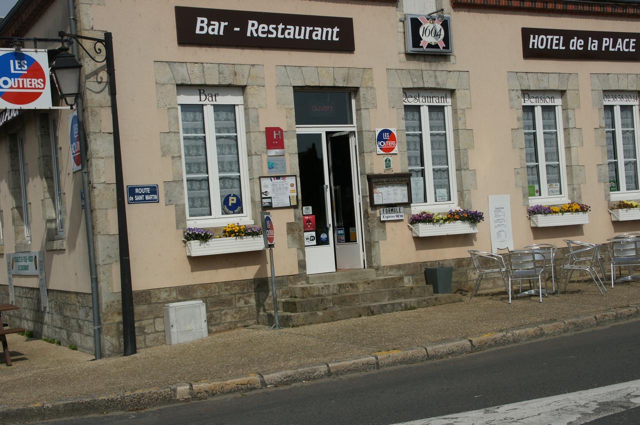 Hotel De La Place Germigny-des-Pres Bagian luar foto